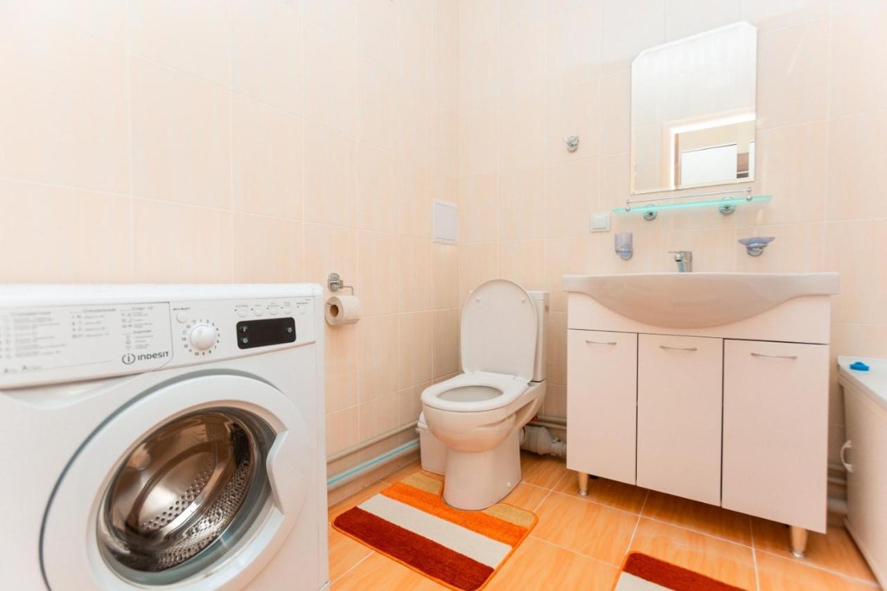 Akvarel Apartment Near Adk アルマトイ エクステリア 写真