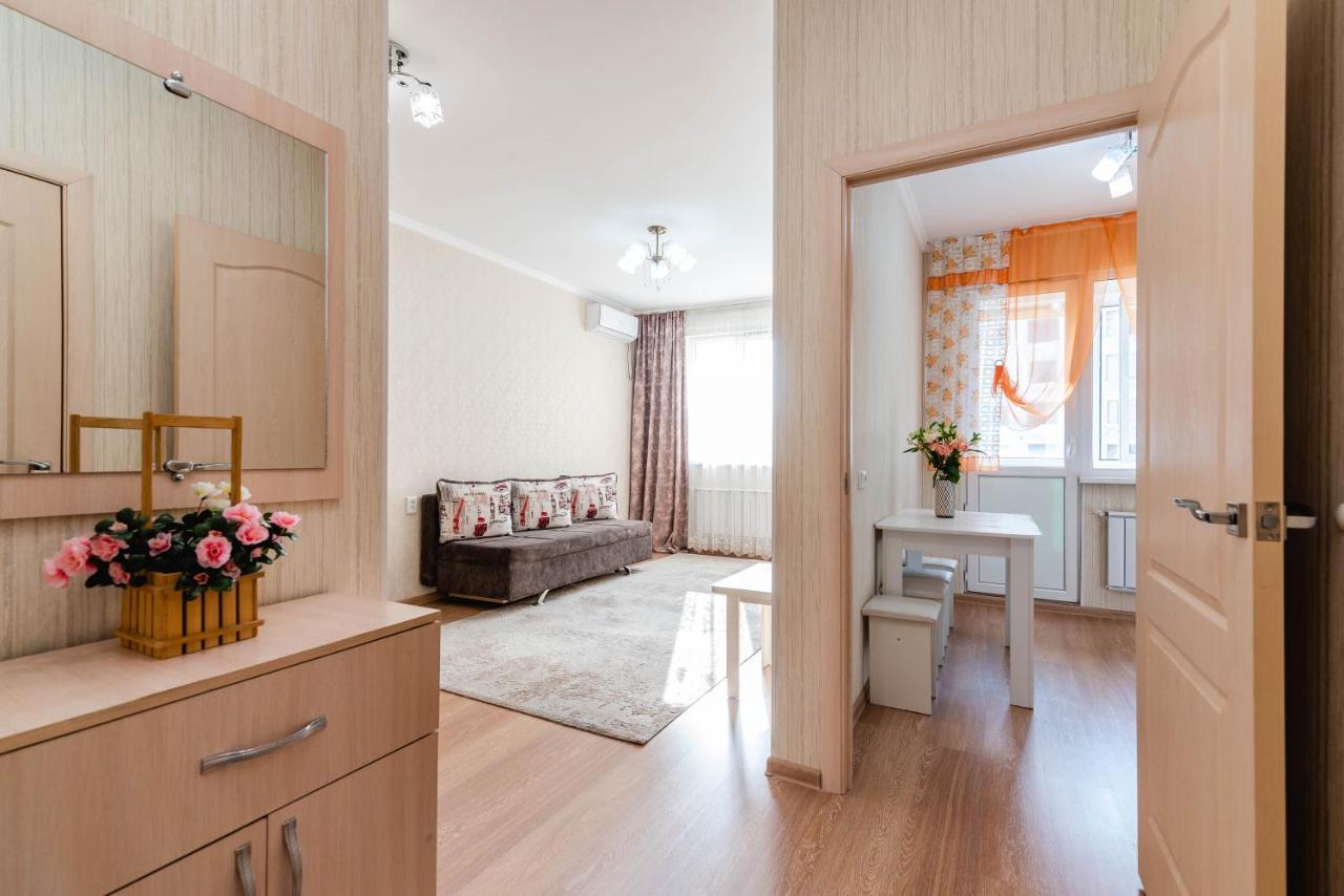 Akvarel Apartment Near Adk アルマトイ エクステリア 写真