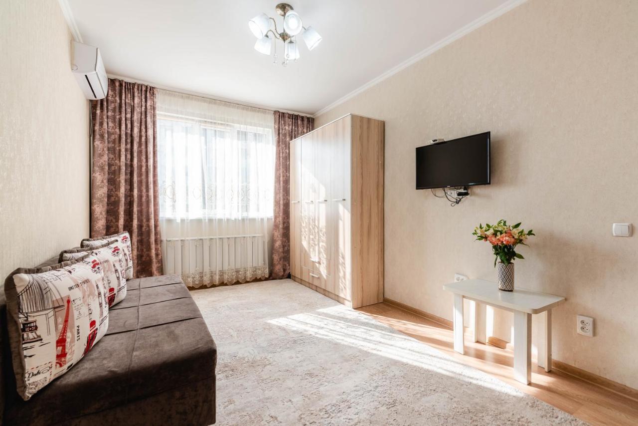 Akvarel Apartment Near Adk アルマトイ エクステリア 写真