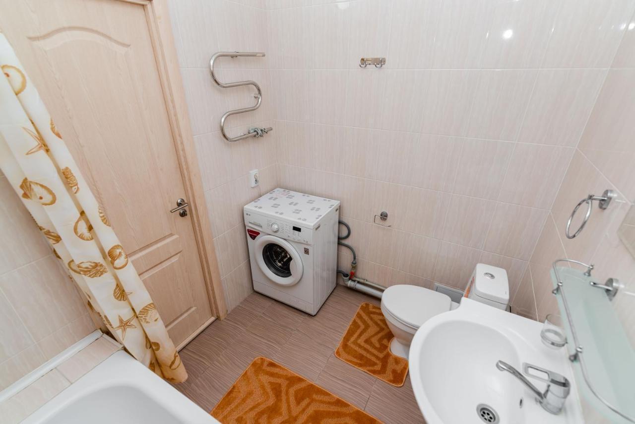 Akvarel Apartment Near Adk アルマトイ エクステリア 写真