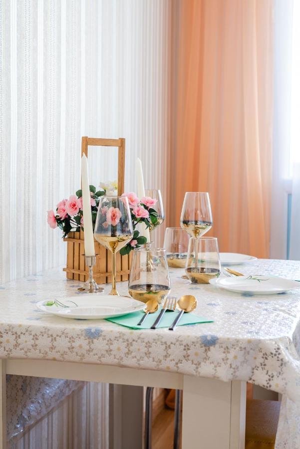 Akvarel Apartment Near Adk アルマトイ エクステリア 写真