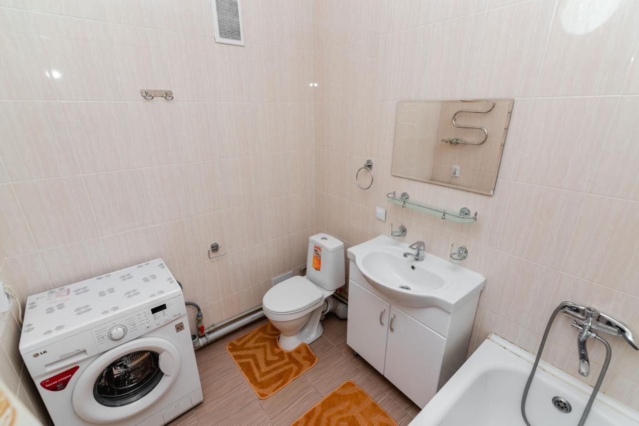 Akvarel Apartment Near Adk アルマトイ エクステリア 写真