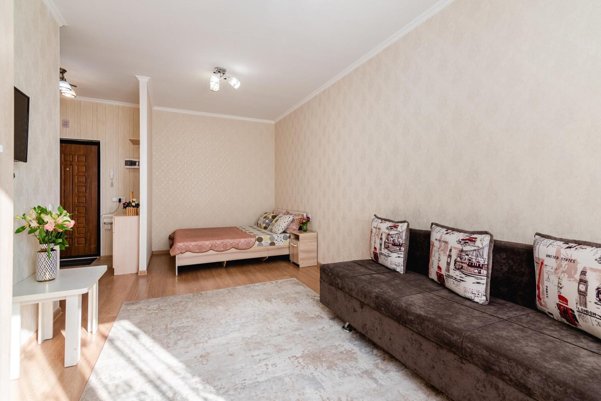 Akvarel Apartment Near Adk アルマトイ エクステリア 写真